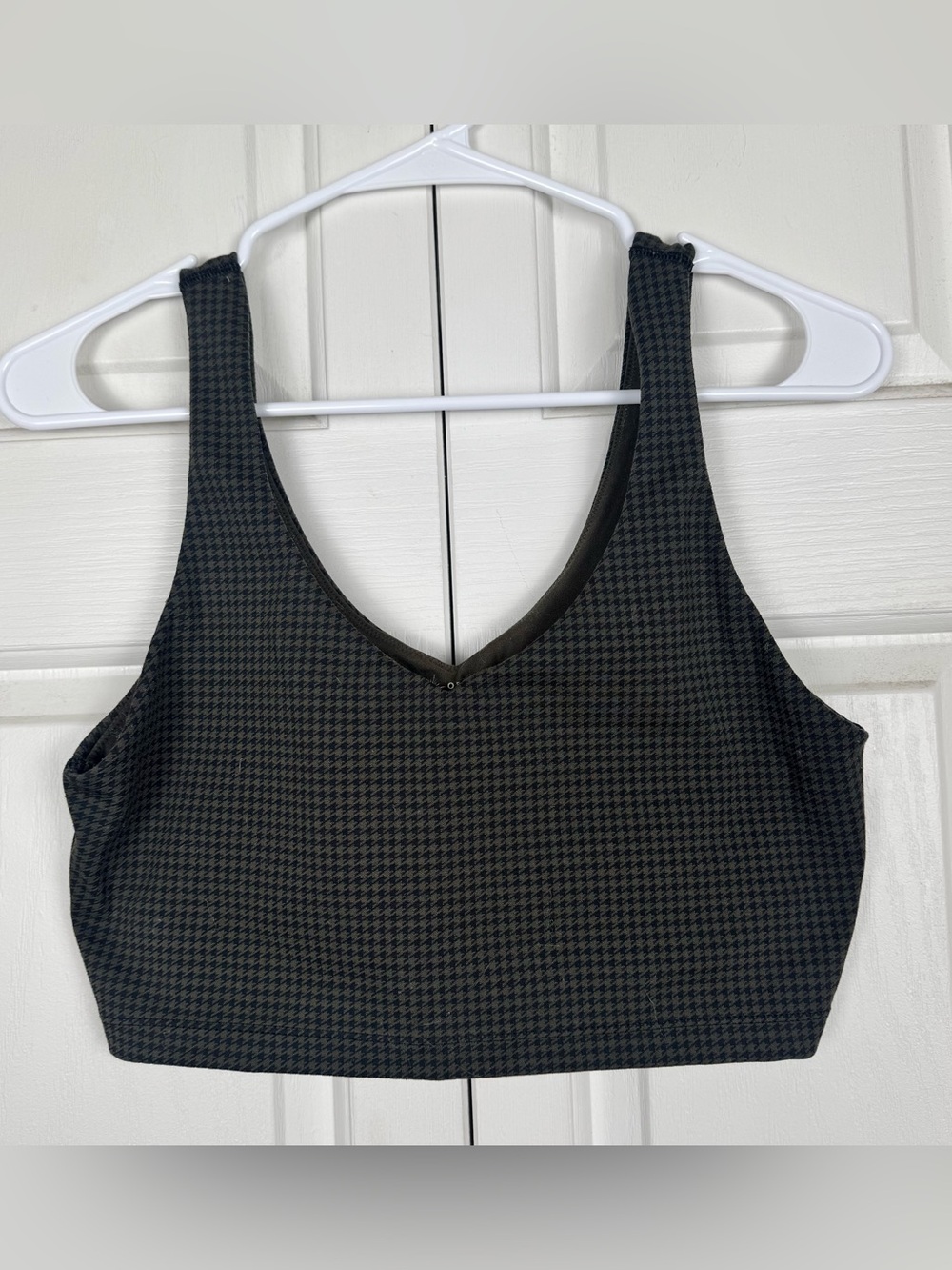 Cropped V-Neck Tank Top — Black Houndstooth